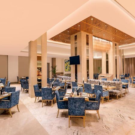 נוידה Sandal Suites By Lemon Tree Hotels מראה חיצוני תמונה