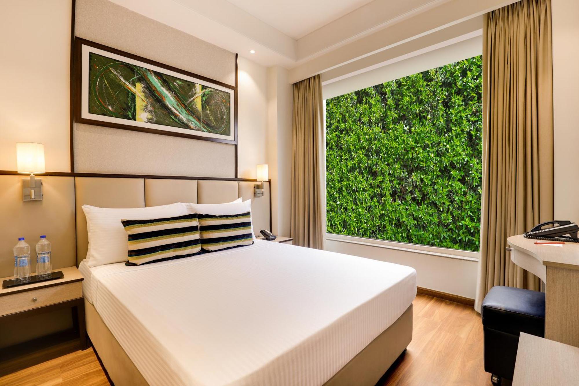 נוידה Sandal Suites By Lemon Tree Hotels מראה חיצוני תמונה