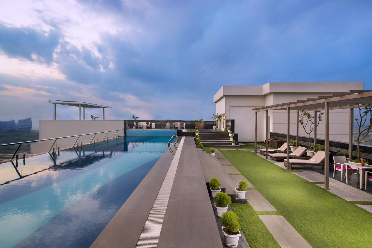 נוידה Sandal Suites By Lemon Tree Hotels מראה חיצוני תמונה