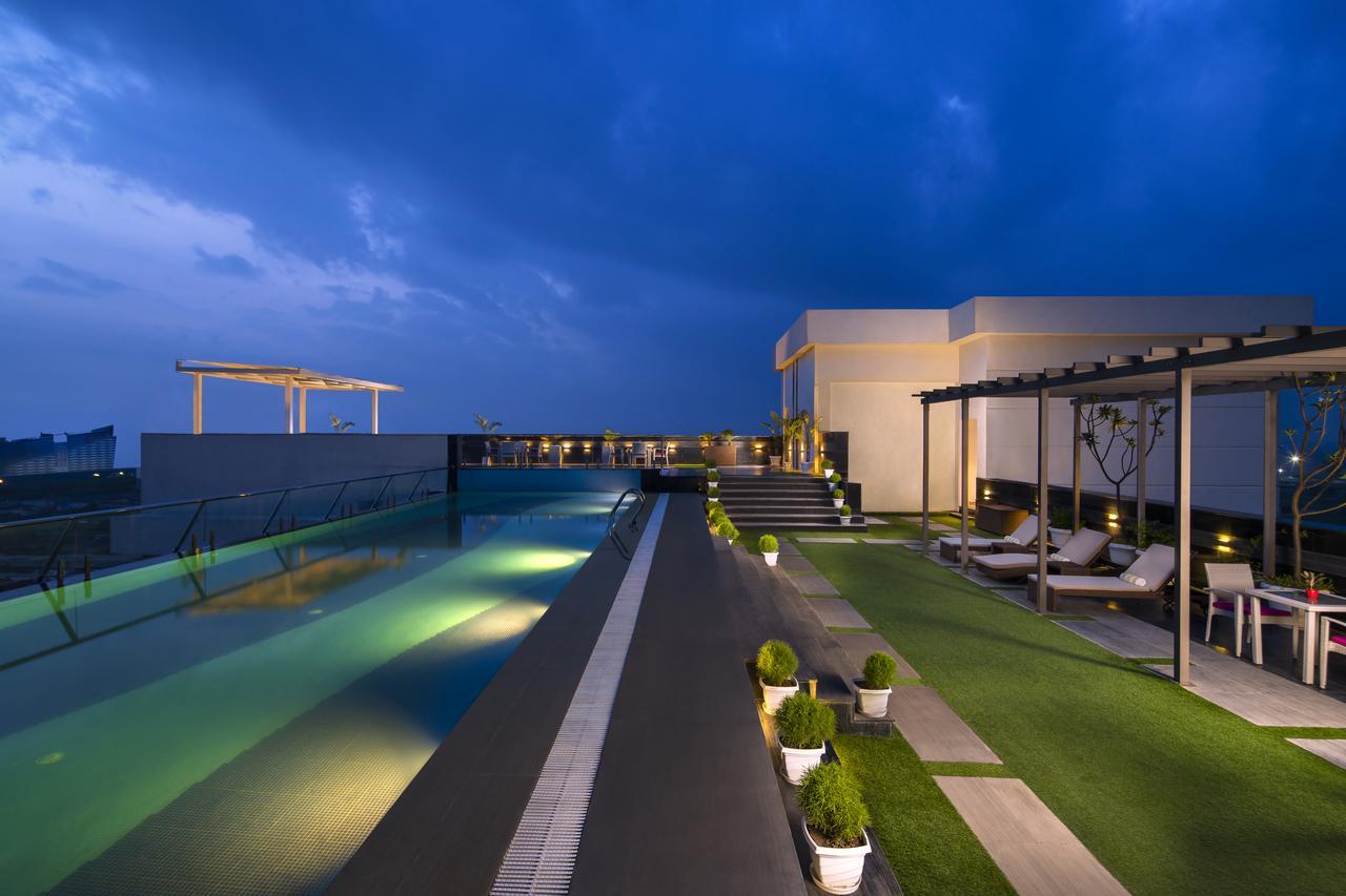 נוידה Sandal Suites By Lemon Tree Hotels מראה חיצוני תמונה