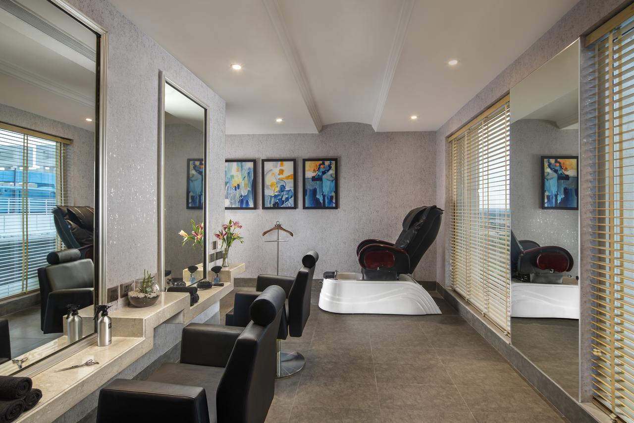 נוידה Sandal Suites By Lemon Tree Hotels מראה חיצוני תמונה