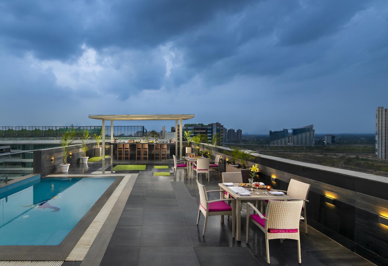 נוידה Sandal Suites By Lemon Tree Hotels מראה חיצוני תמונה
