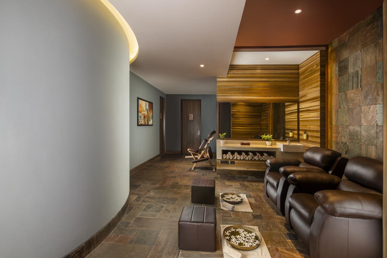 נוידה Sandal Suites By Lemon Tree Hotels מראה חיצוני תמונה