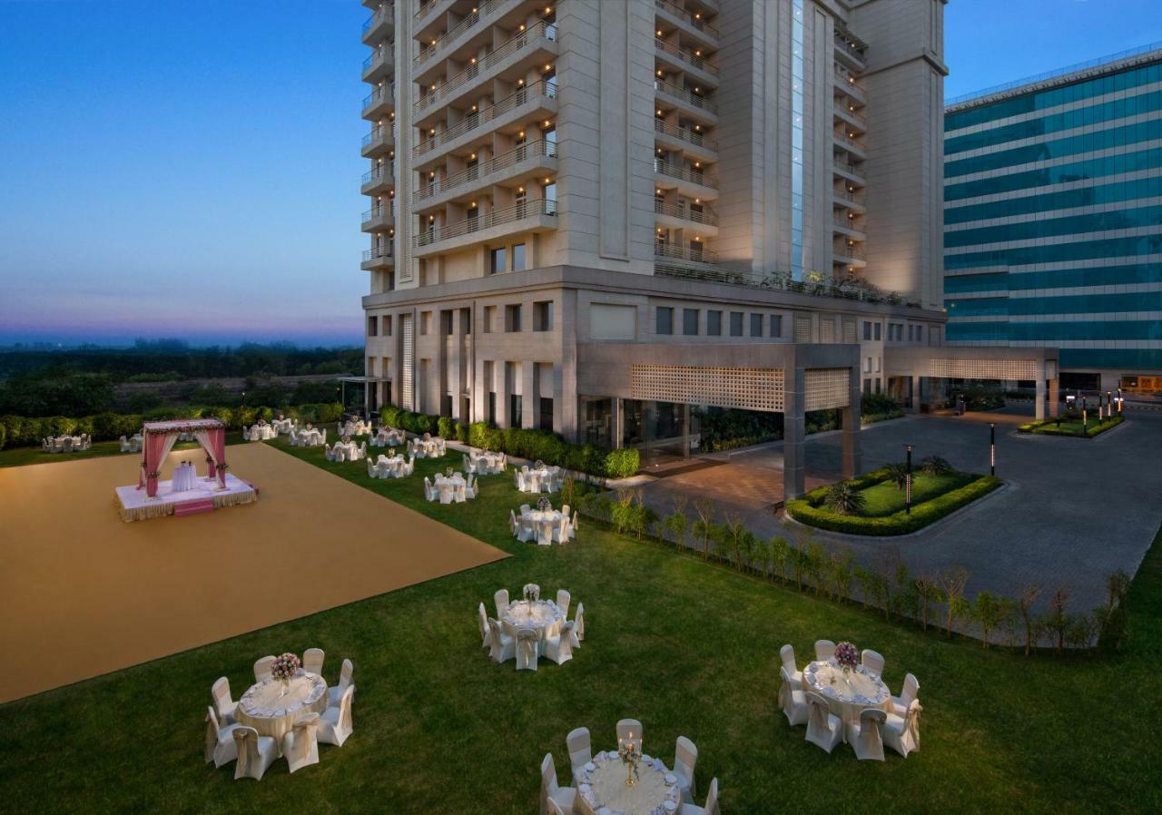 נוידה Sandal Suites By Lemon Tree Hotels מראה חיצוני תמונה
