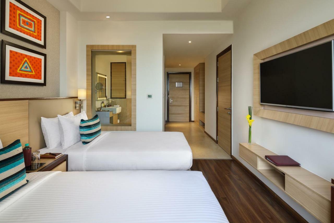 נוידה Sandal Suites By Lemon Tree Hotels מראה חיצוני תמונה