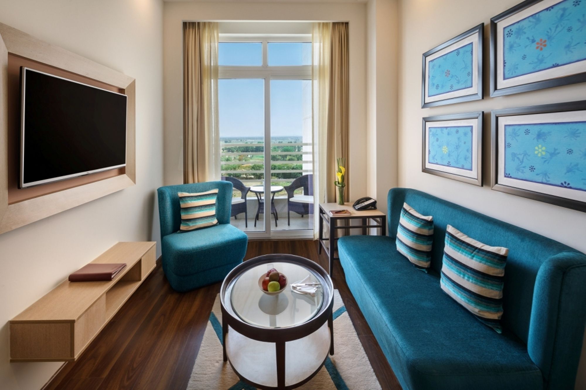 נוידה Sandal Suites By Lemon Tree Hotels מראה חיצוני תמונה
