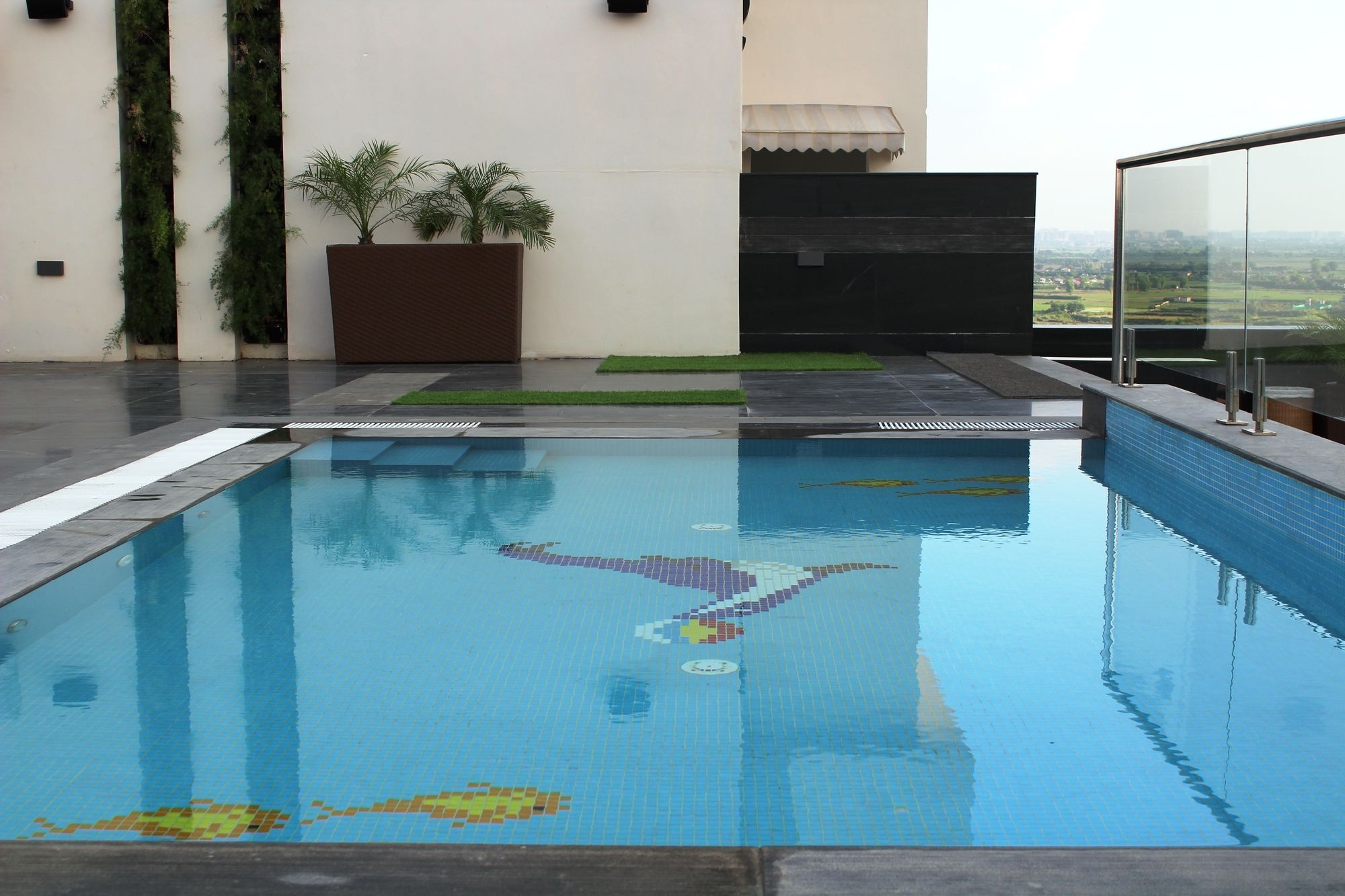 נוידה Sandal Suites By Lemon Tree Hotels מראה חיצוני תמונה
